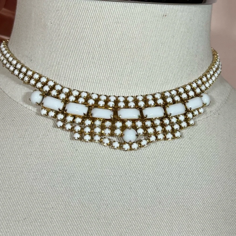 Antique 1940's Retro Art Deco White Milk Glass Emerald Cut Choker Necklace